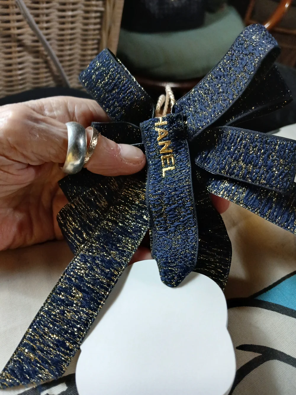CHANEL Beaute' Navy & Gold Tweed Ribbon Charms White Camellia Diffuser W/Dabber